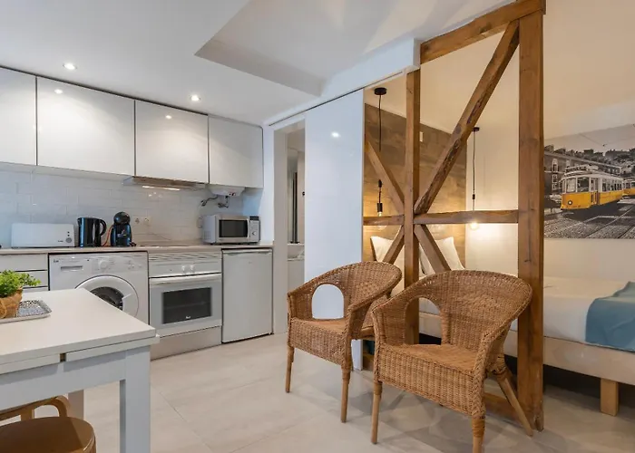 Cozy Studio For Two By Lovelystay